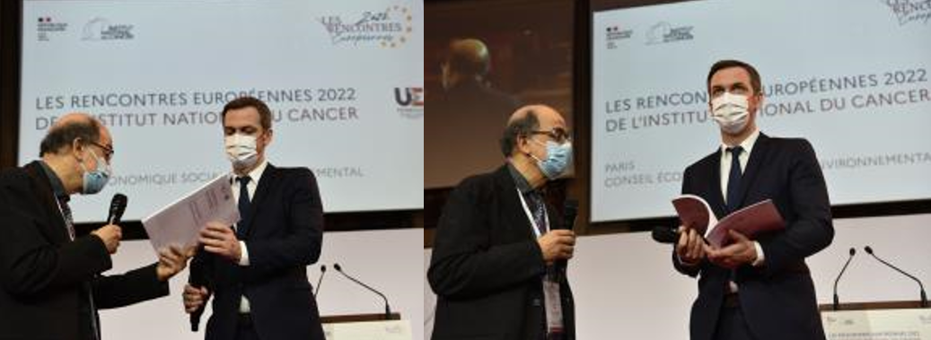 Remise de la déclaration de politique commune Rencontres Européennes Institut national du cancer 2022 par Pr Norbert Ifrah, président de l'Institut à Olivier Véran, ministre des solidarités et de la santé